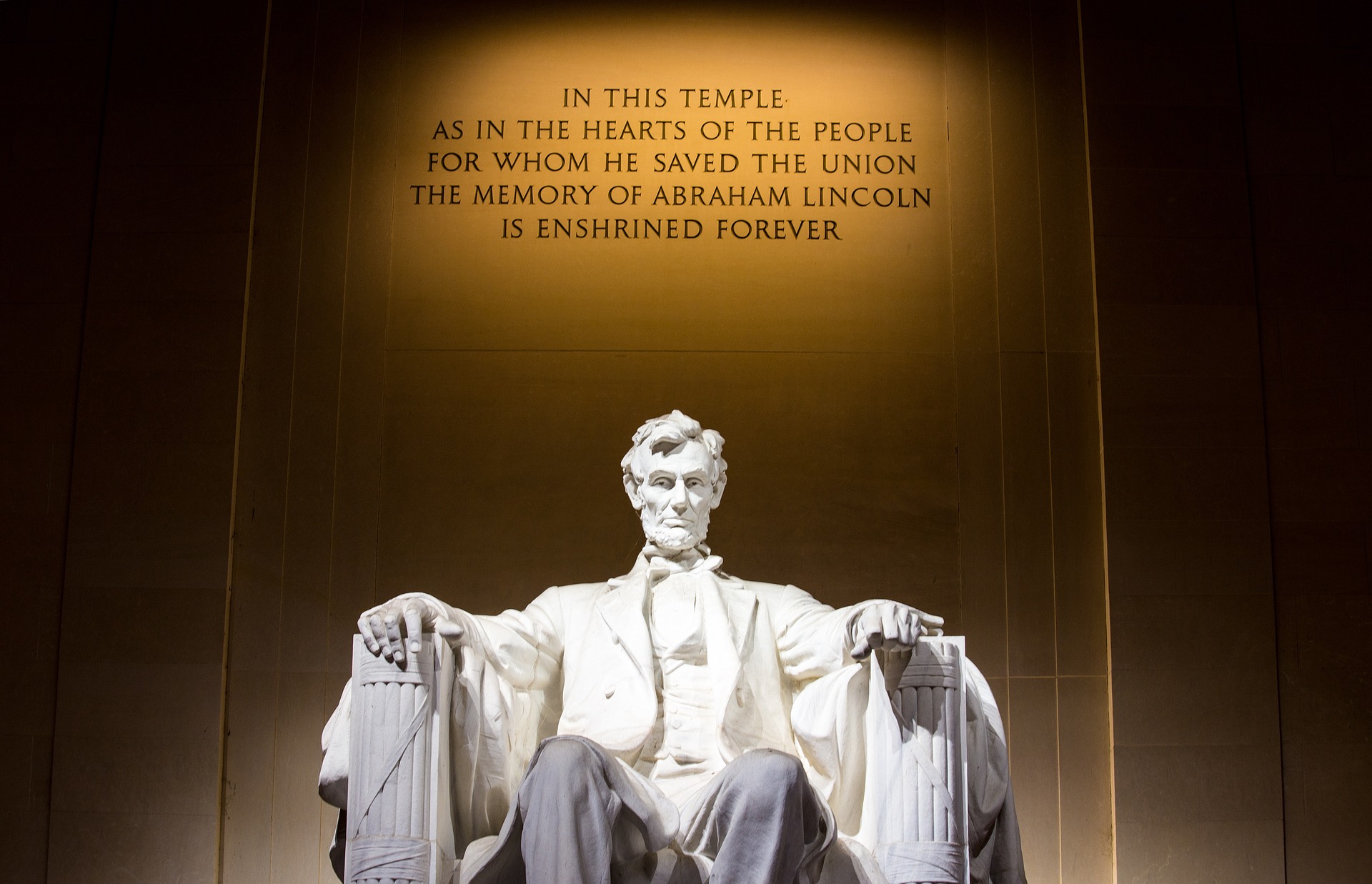 lincoln-memorial-gdfff02568_1920.jpg